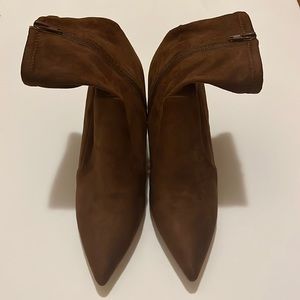 Brand new Hayes boots